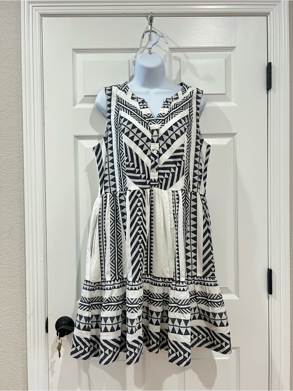 Tribal Black & White Geometric Sleeveless Tiered Mini Dress - Size P/S